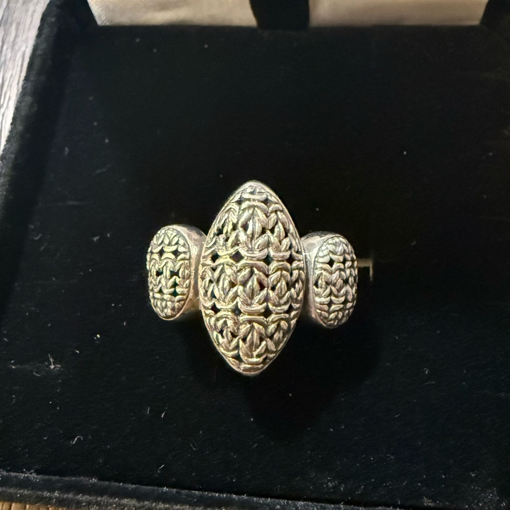 Elegant Silver Women's Ring